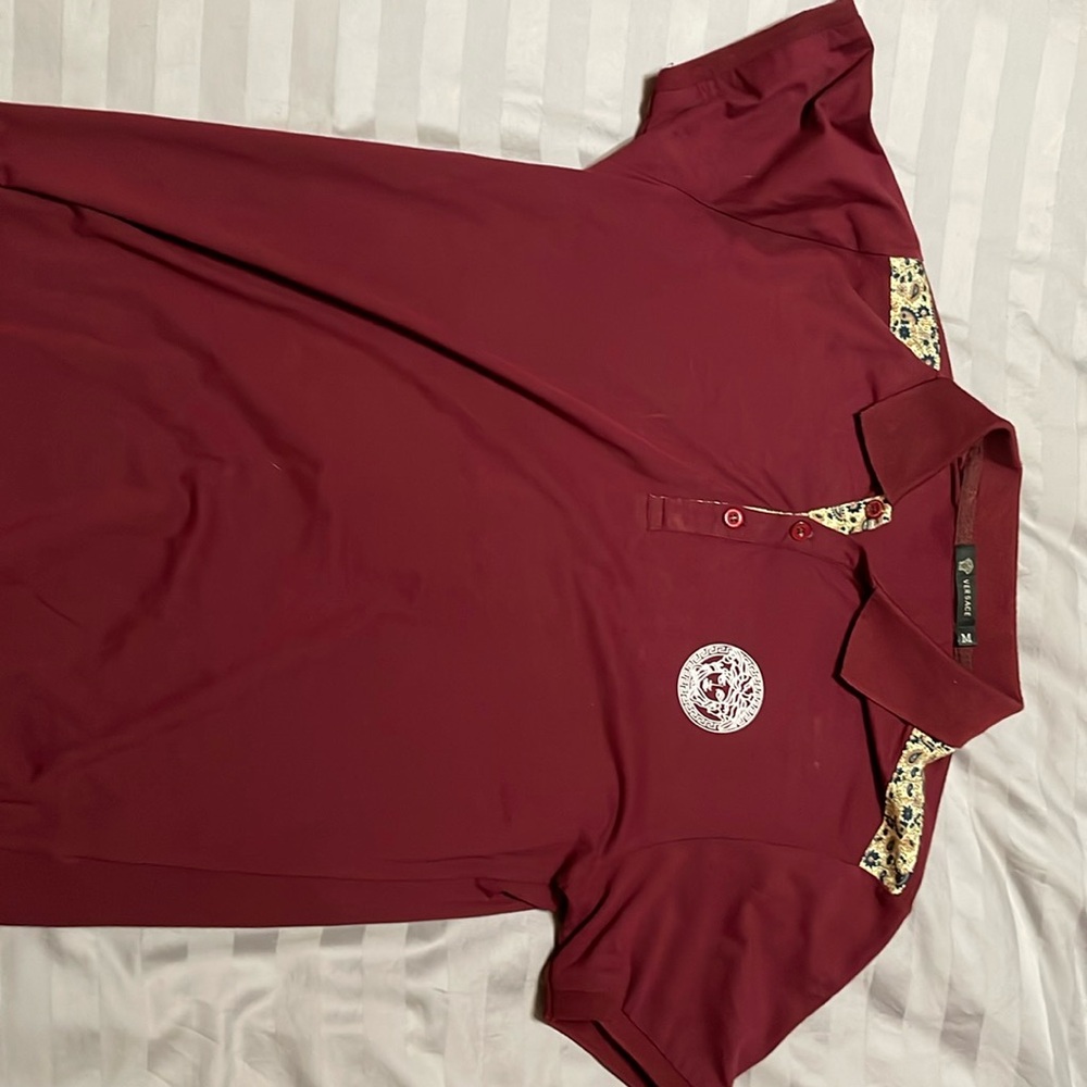 Medium sz maroon VERSACE Medusa shirt